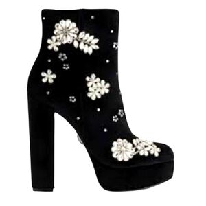 NEW! EXPRESS Black Velvet Rhinestone Embellished Platform Ankle Boot Booties 6.